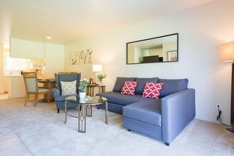 Building Photo - 668 Cottage Dr