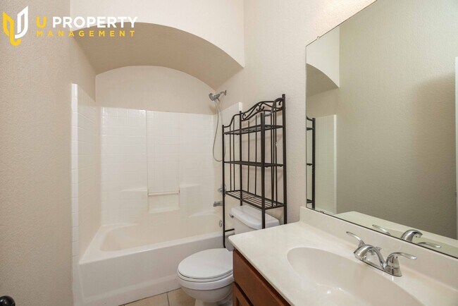 Building Photo - Charming two-story brick home in the desir...