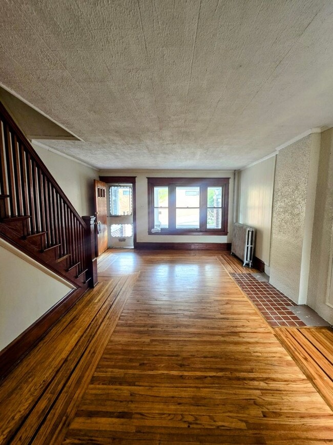 Building Photo - 850 N Ninth St