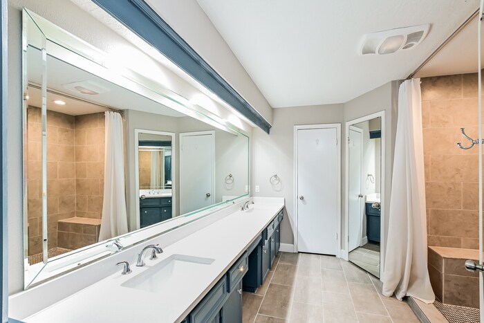 Building Photo - 11818 Oakcroft Dr