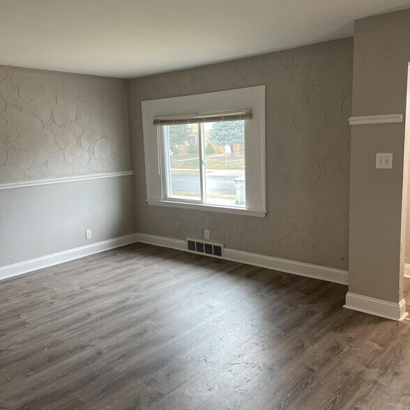 Building Photo - 4031 W Fairmount Ave