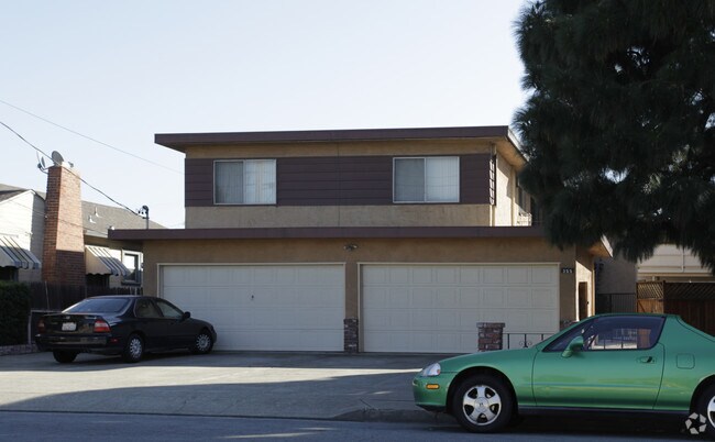 Primary Photo - 355 Best Ave