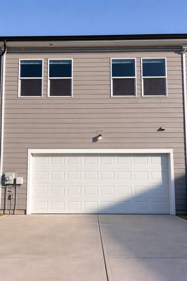 Building Photo - 3BR Townhome • End-Unit • New Build • 2-Car Garage