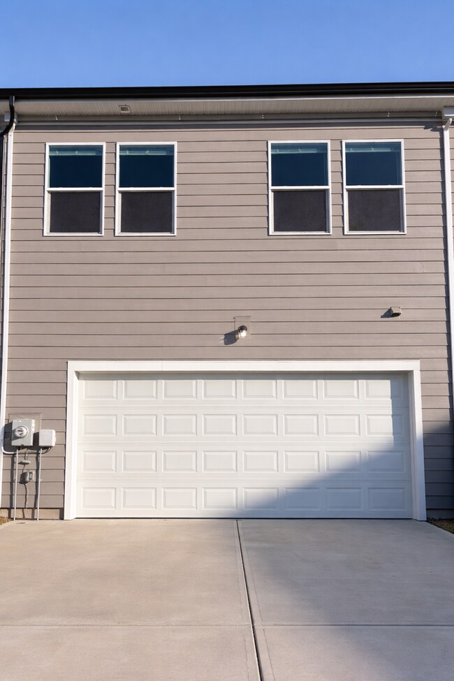 Building Photo - Brand New Townhome | 3 BR/2.5BA | 1-Car Garage | Near Downtown Mooresville