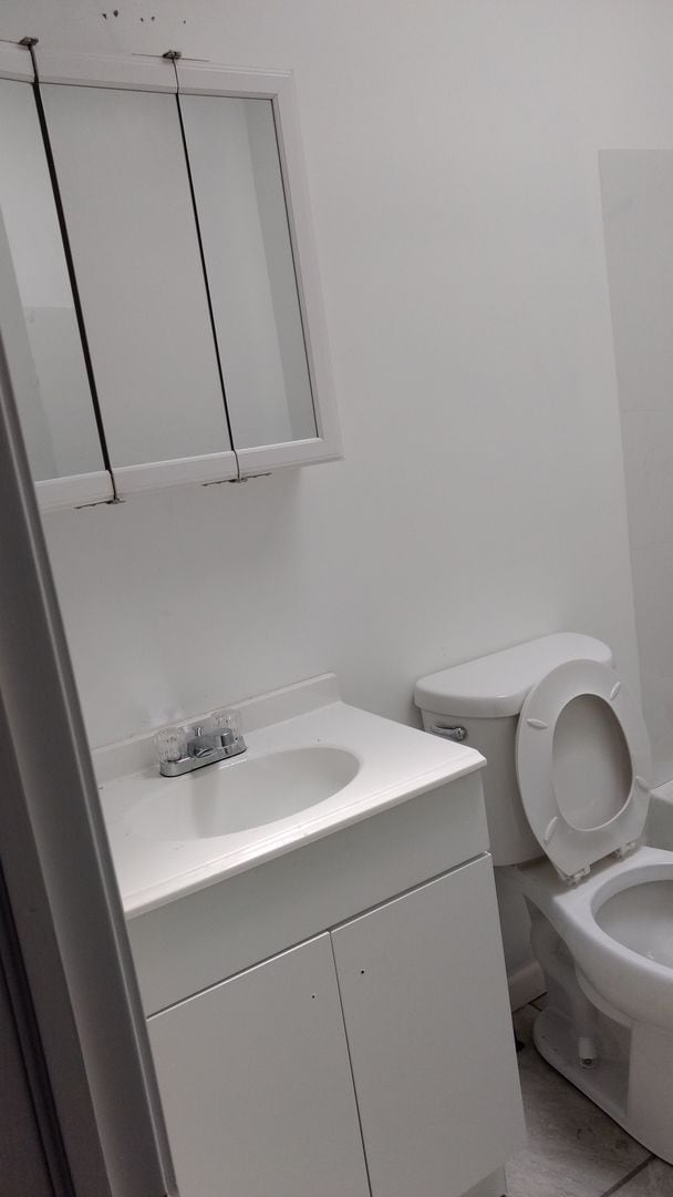 Building Photo - Nice location!  Well-maintained home.