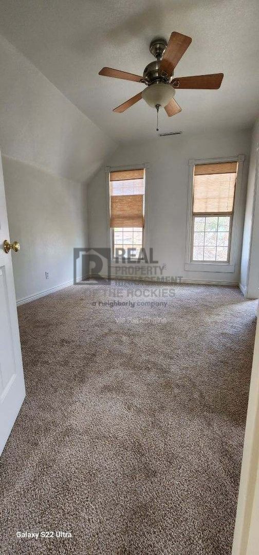 Building Photo - 2011 Evans Ave