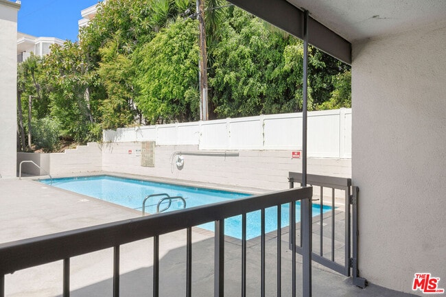 Building Photo - 8535 W Knl Dr