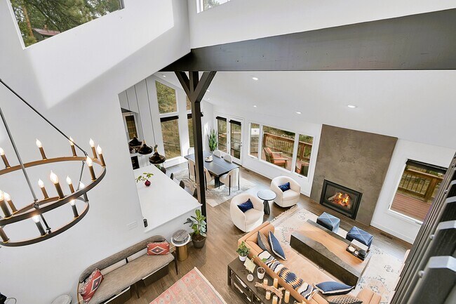 Building Photo - 28384 Kinnikinick Rd