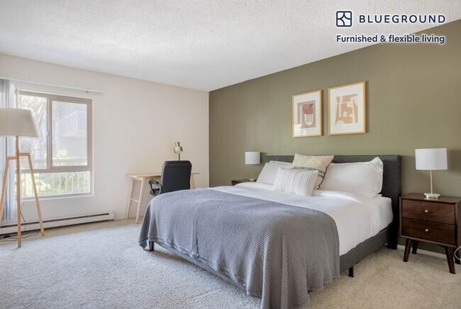 Building Photo - 4025 Via Marina