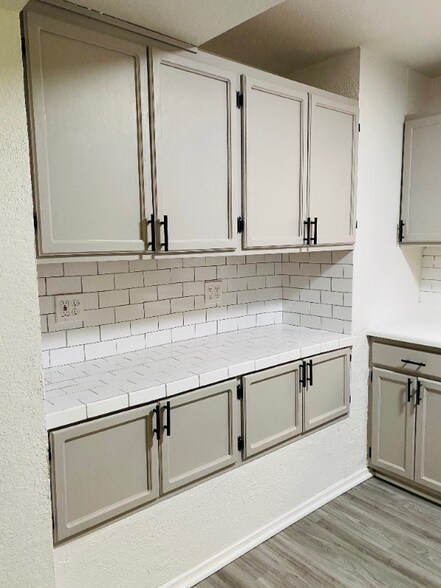 Building Photo - 11055 Breeze Ct