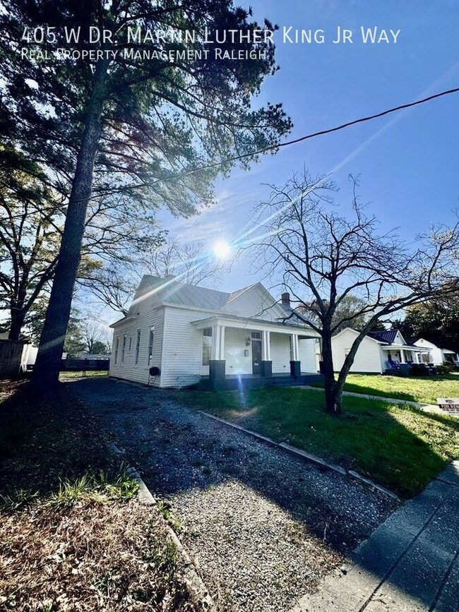 Building Photo - 405 W Dr. Martin Luther King Jr. Way