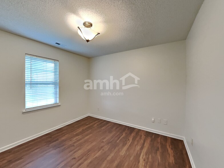 Building Photo - 9411 Misty Arbor Way