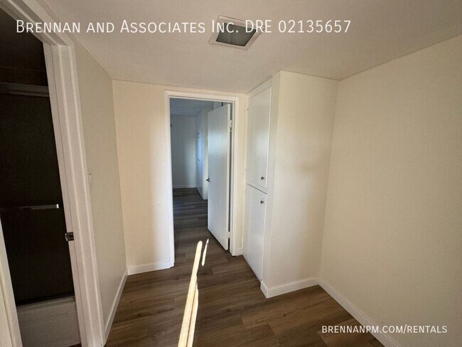 Building Photo - 450 Woodlawn Ave