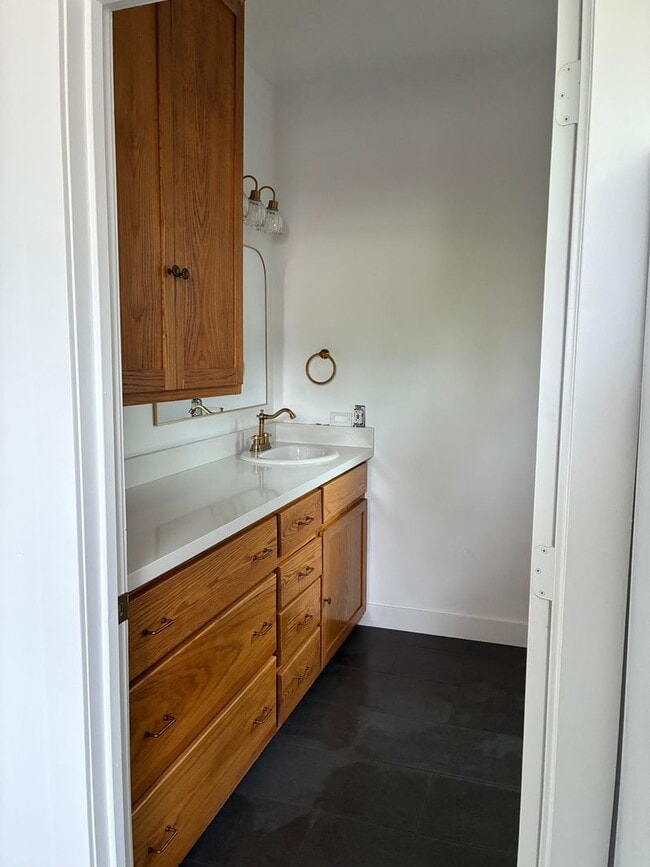 Building Photo - 3-bedroom, 1-bath home in Redding blends historic charm with modern finishes!