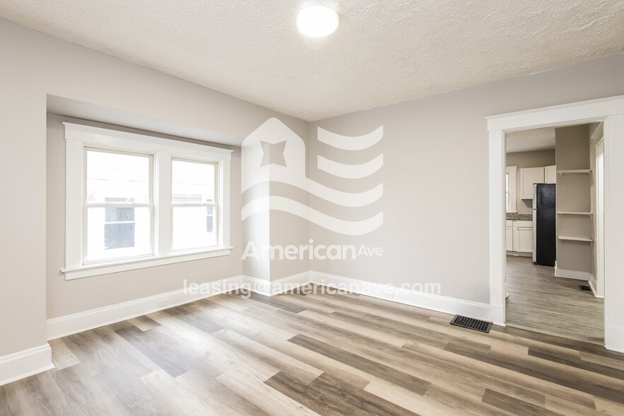 Building Photo - 1823 Sundale Ave