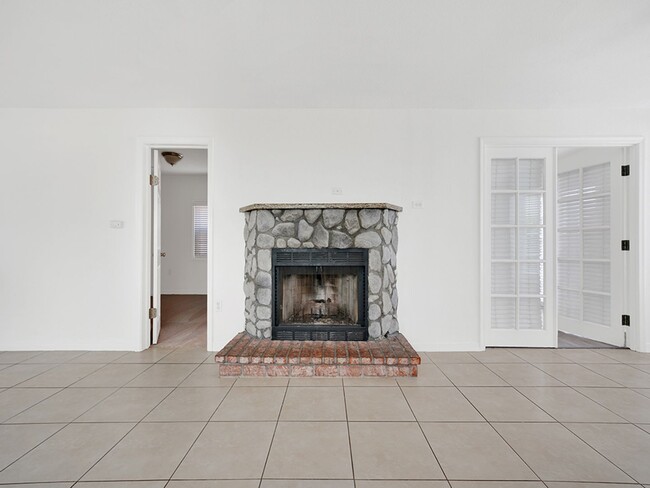 Building Photo - Coming Available 9/15/25 - Balboa Village ...
