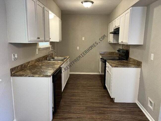 Building Photo - 301 NW 81st St