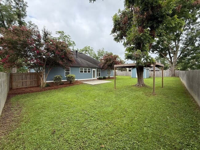 Building Photo - Spacious 4 bed 3 bath Home in Grove Point!