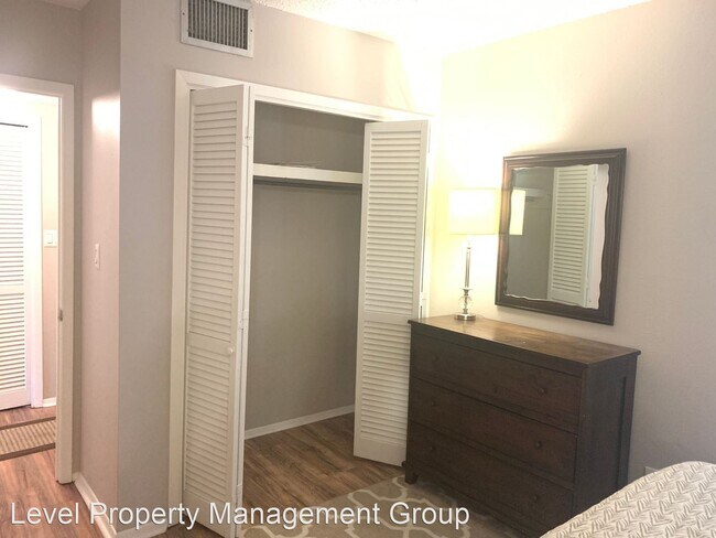 Building Photo - 1 br, 1 bath House - 106 Golf Terrace