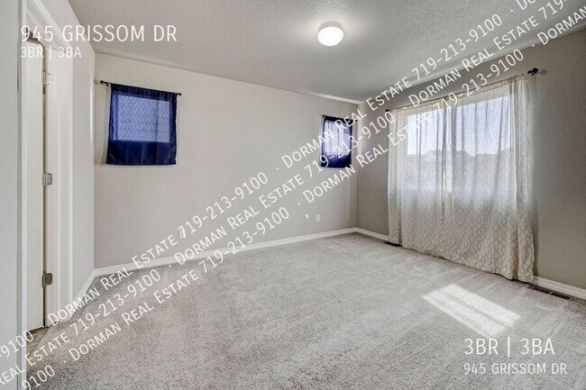 Building Photo - 945 Grissom Dr.