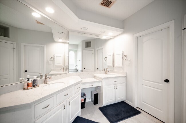 Building Photo - 5810 Misty Island Ct