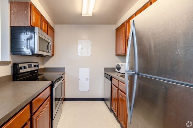 Building Photo - 500 W Fayette St.