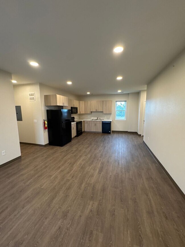 Building Photo - 2Bed 2 Bath - Windom Landing Under New Management