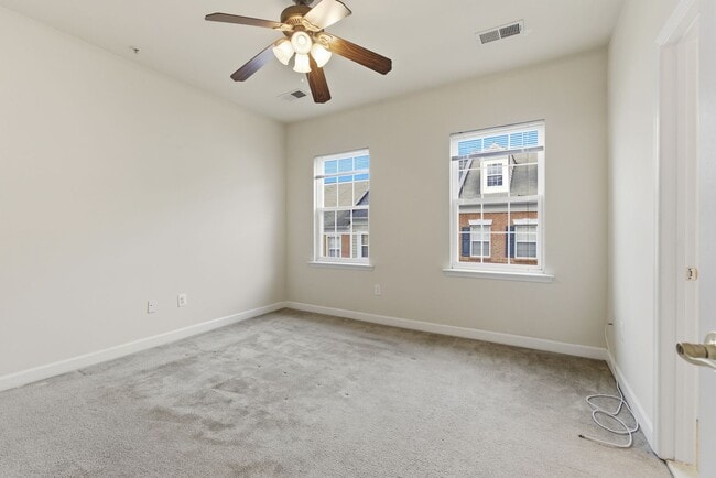 Building Photo - Lovely 3 BR/2.5 BA Townhome in Camp Springs!