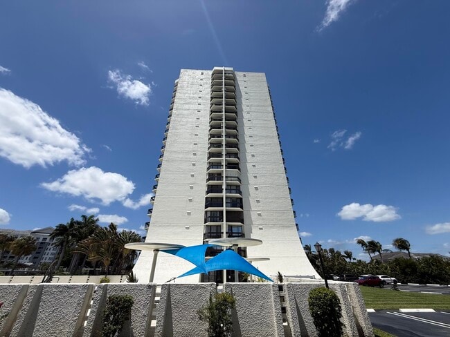 Building Photo - 2000 Presidential Way