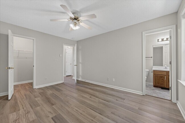 Building Photo - Three Bedroom in Sango!