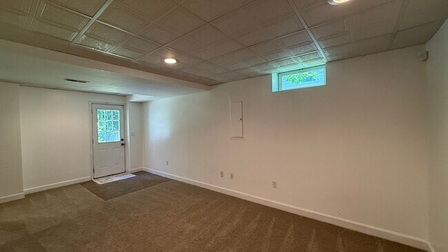 Building Photo - 4 Bedroom Colonial in Prince William County