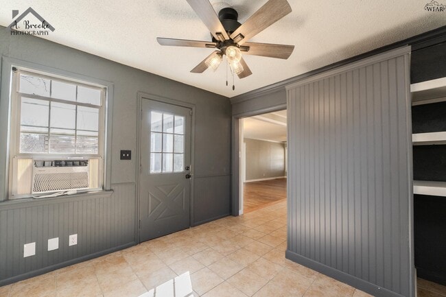 Building Photo - 3121 Sherwood Ln