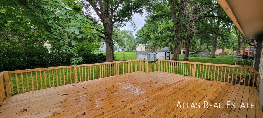 Building Photo - 625 NW Kay Dr