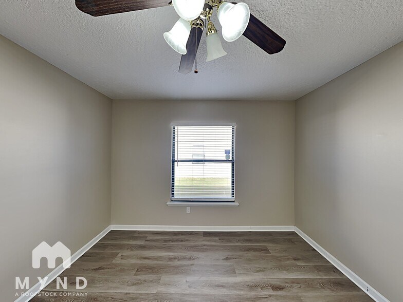 Building Photo - 7978 Lavender Ln