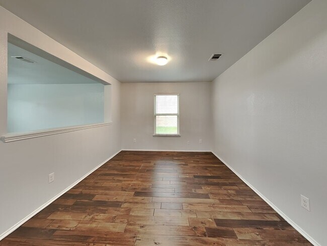 Building Photo - 14721 Forest Hollow Dr