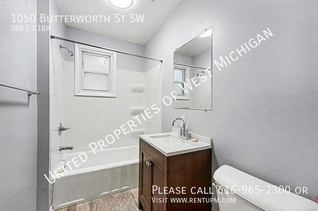 Building Photo - 1050 Butterworth St SW