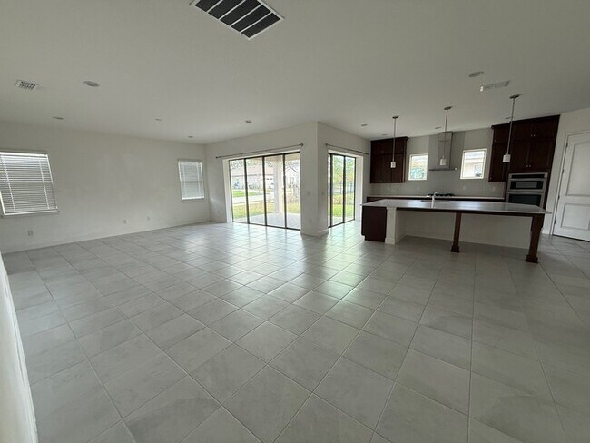 Building Photo - 5/4 spacious Saint Cloud Home