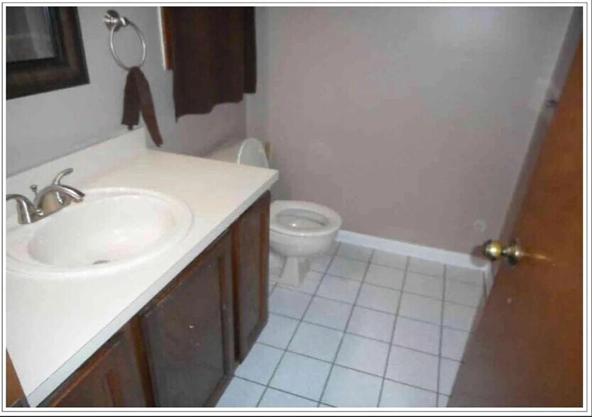 Building Photo - 49760 Potomac Ct