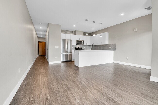 Building Photo - $1,390.95 - 1 Bed, 1 Bath Condo with In Unit Laundry in a Secured Building with an Elevator!