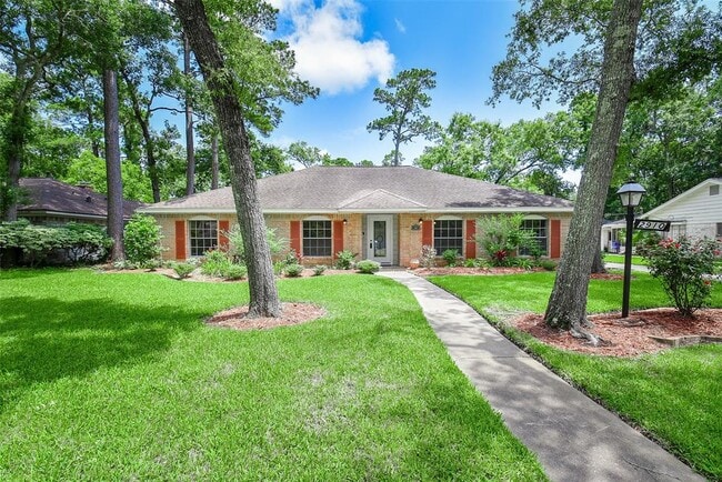 Building Photo - 2910 Colonial Dr