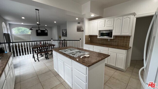 Building Photo - 29934 Triunfo Dr
