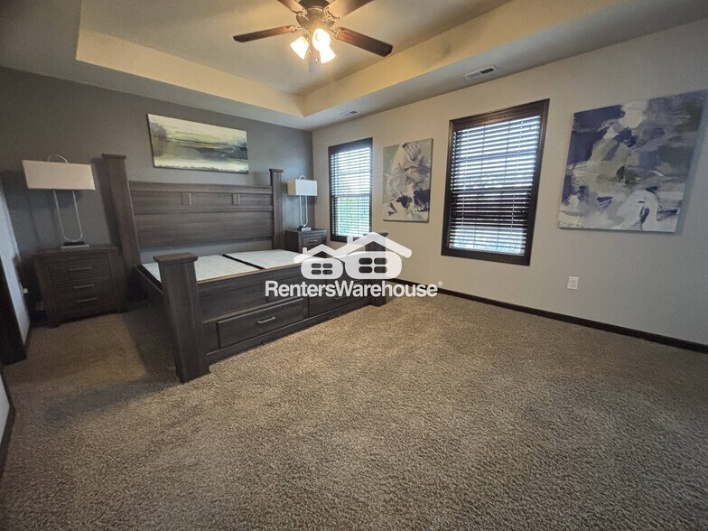 Building Photo - 9175 Coneflower Dr