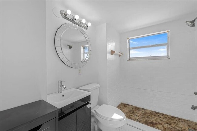 Building Photo - 1960 Marseille Dr