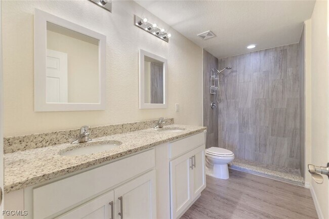 Building Photo - 5038 Tradewinds Cir