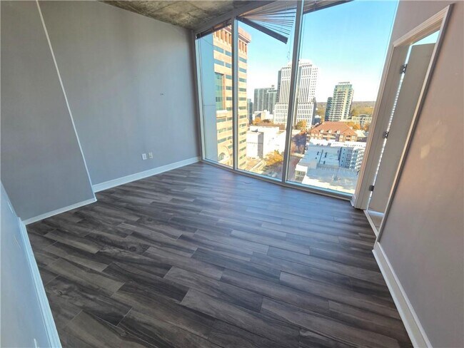 Building Photo - 44 Peachtree Pl NE