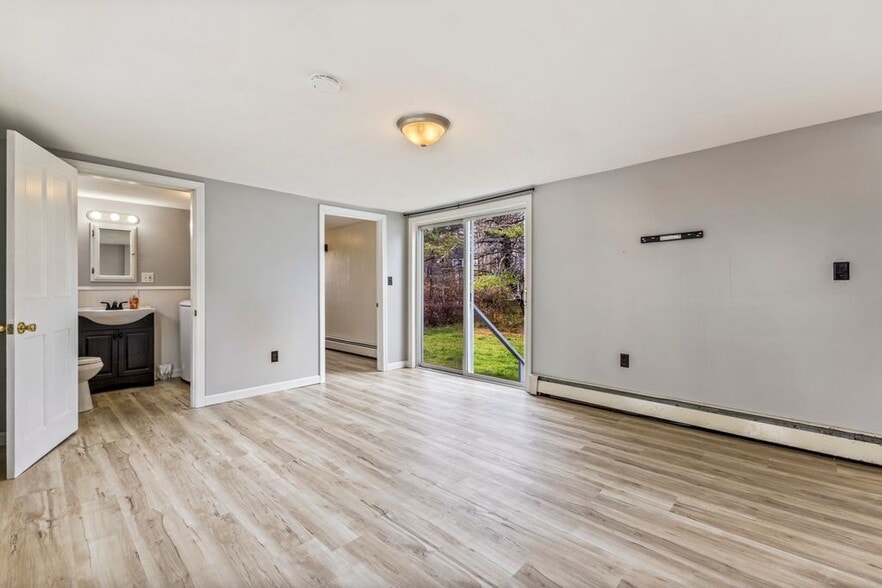 Building Photo - 83 Richardson St