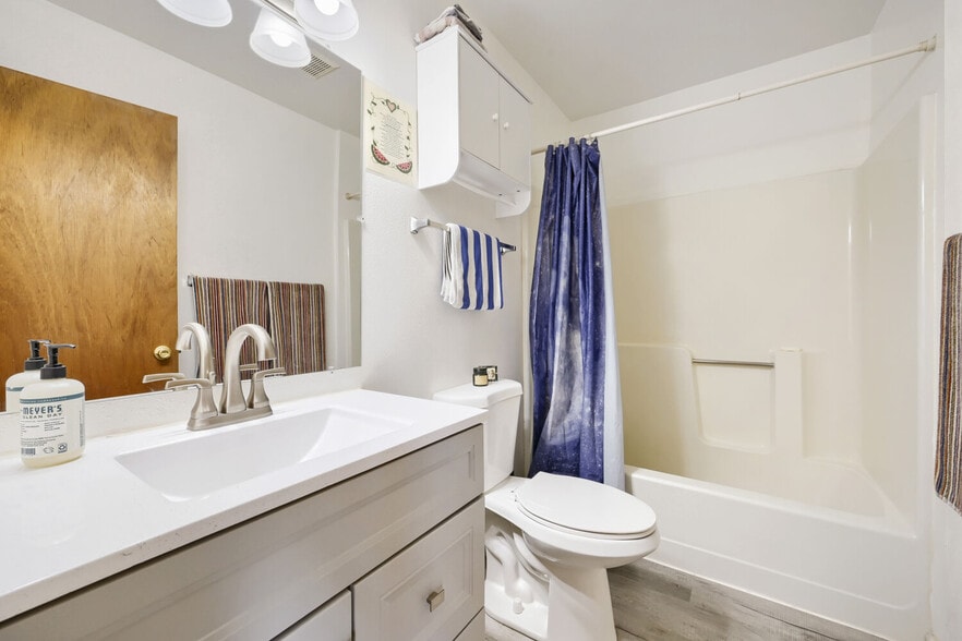 Downstairs bathroom - 1547 Secrest Ct