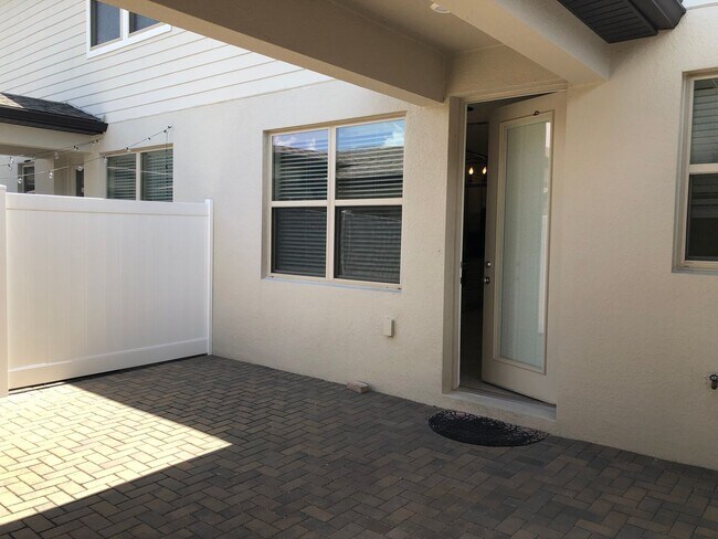 Building Photo - 2674 Mead Ave
