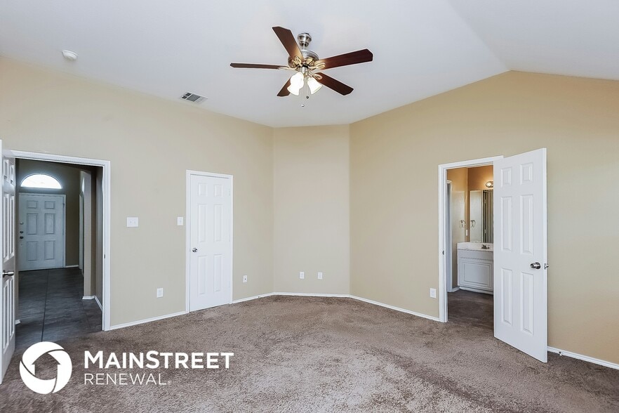 Building Photo - 2705 Wildridge Ct