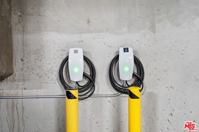 Building Photo - 4406 Fulton Ave